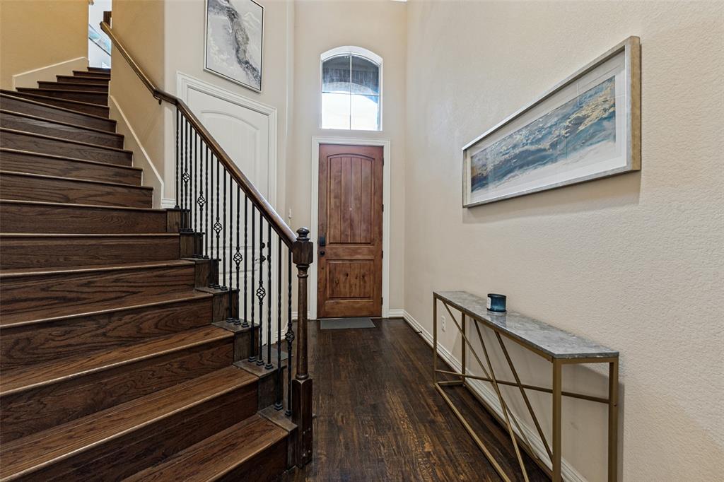 2211 Eriksson Lane Property Photo 3