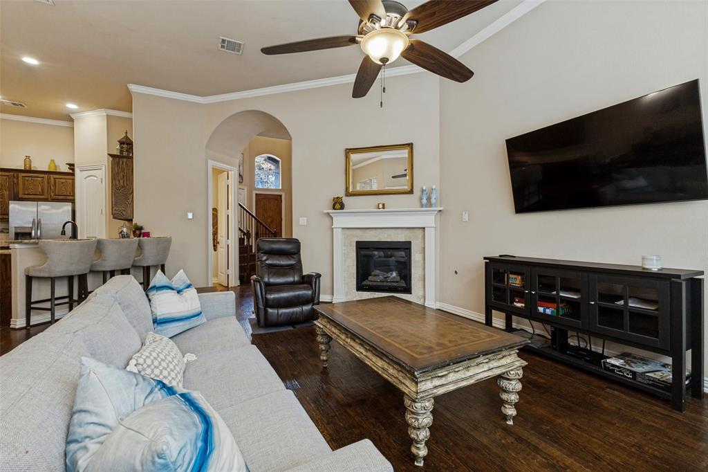 2211 Eriksson Lane Property Photo 6