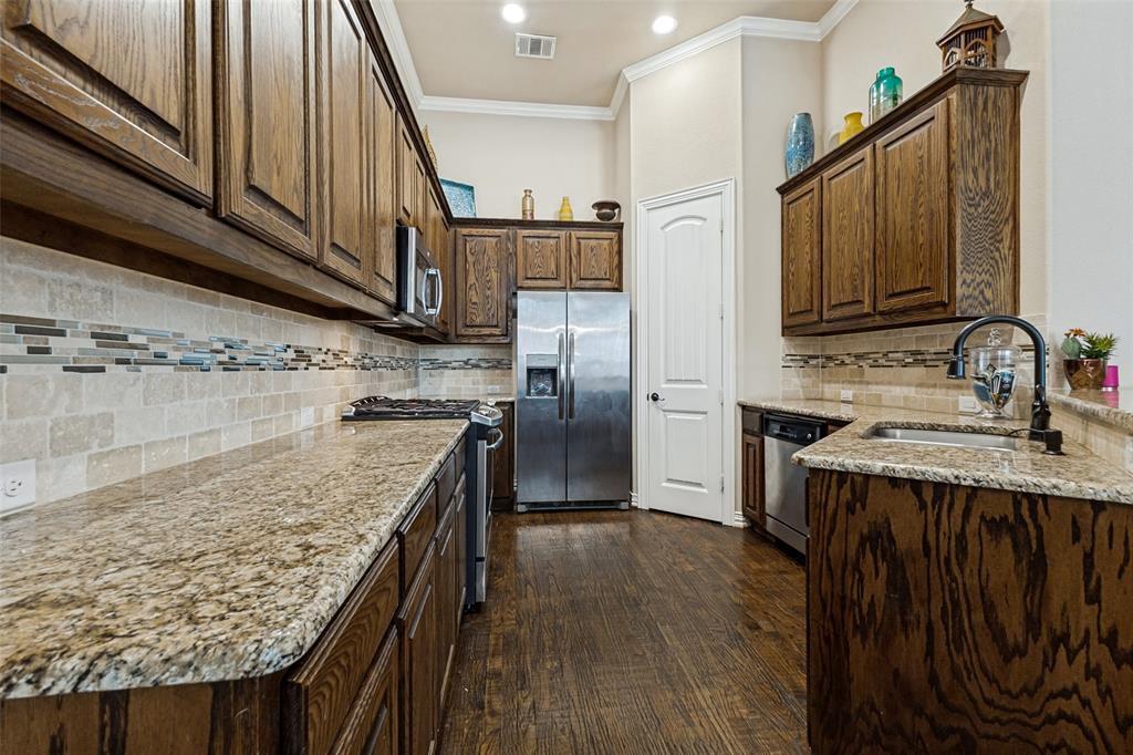 2211 Eriksson Lane Property Photo 10