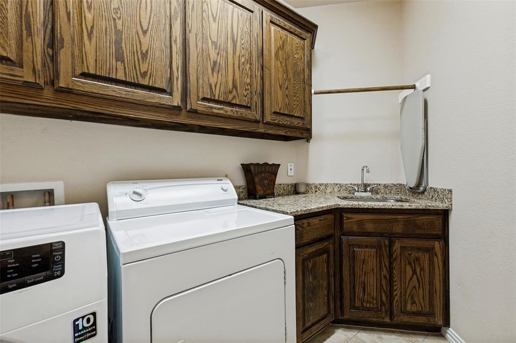 2211 Eriksson Lane Property Photo 15