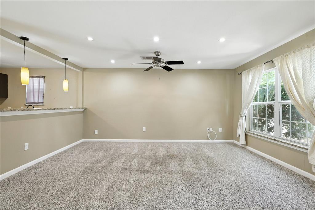 7243 Ash Street Property Photo 6