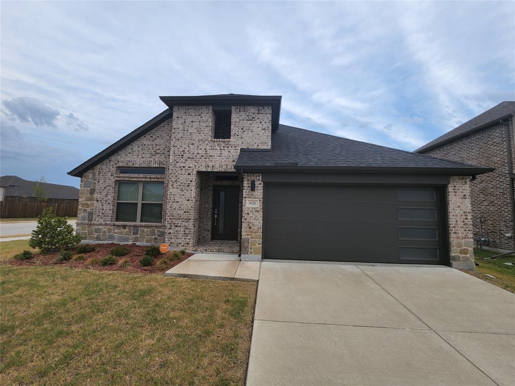 621 Maple Leaf Way Property Photo 1