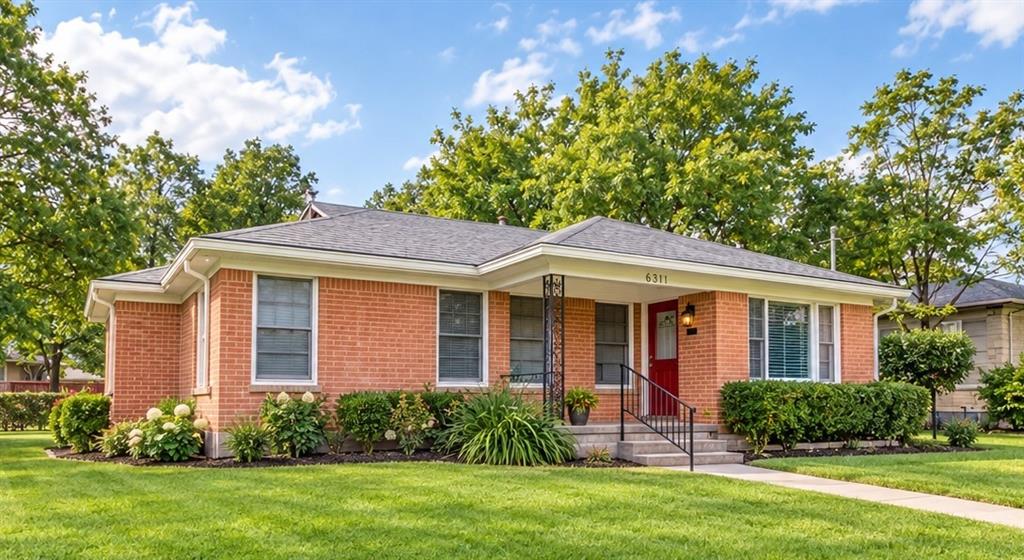 1311 S Edgefield Avenue Property Photo 1