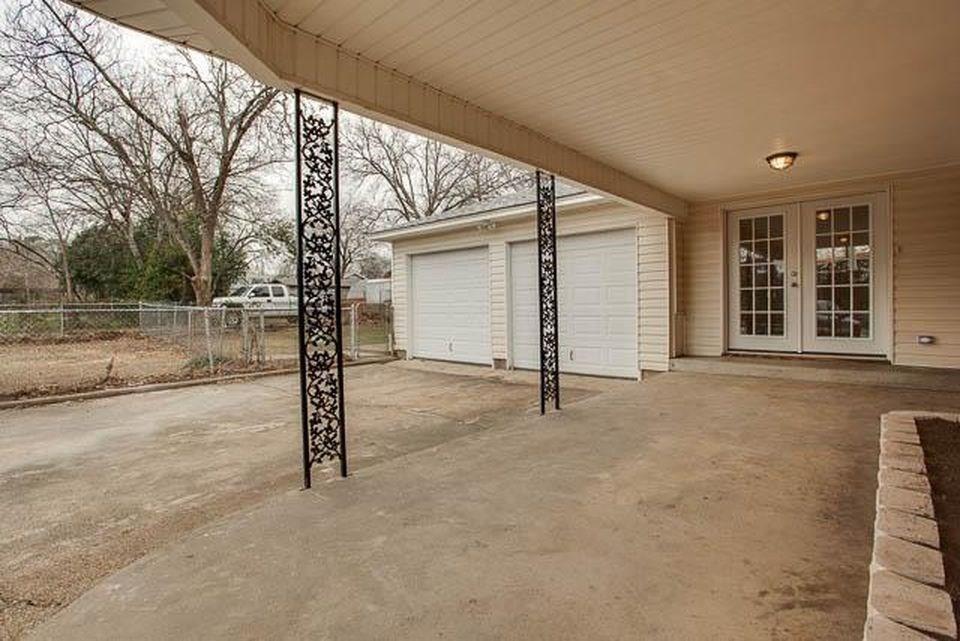 1311 S Edgefield Avenue Property Photo 10