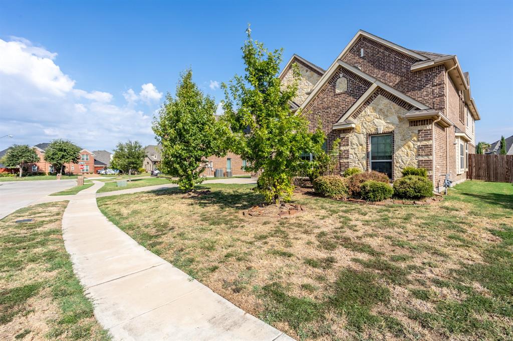 4803 Comstock Way Property Photo 4