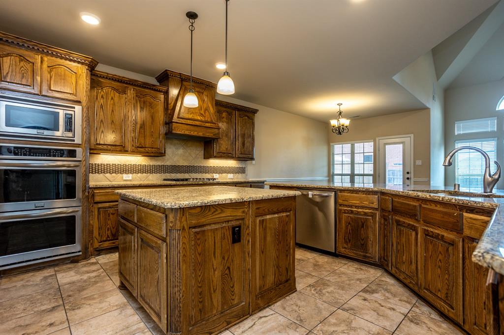 4803 Comstock Way Property Photo 9