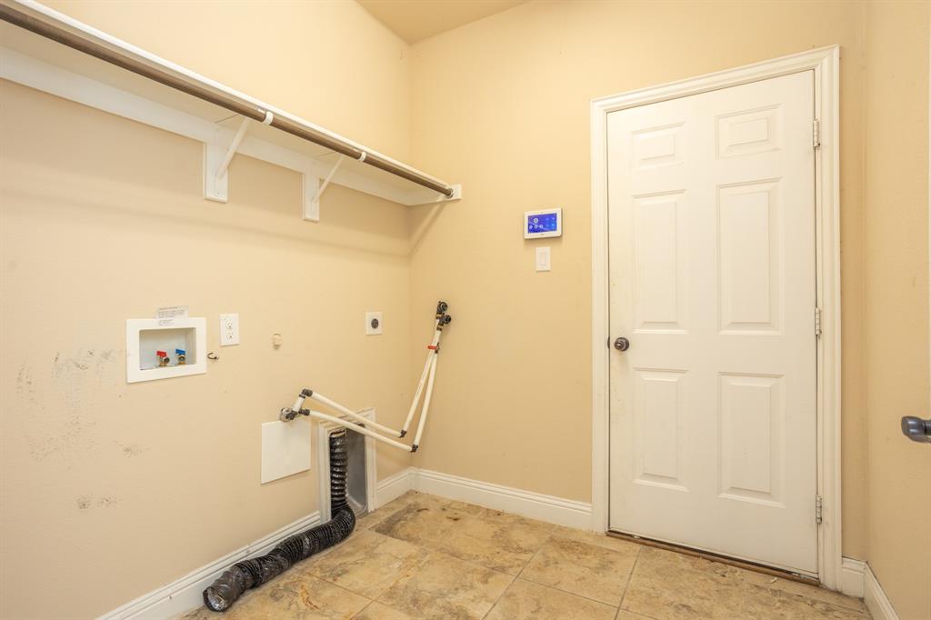 4803 Comstock Way Property Photo 16