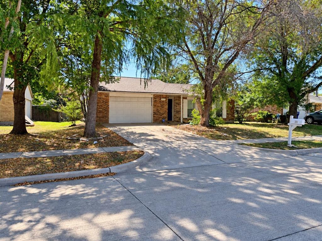 305 S Willow Street Property Photo 1