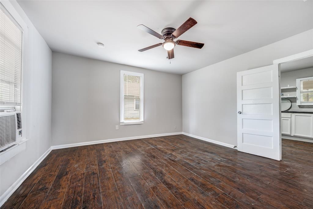 1801 W Bond Street Property Photo 10