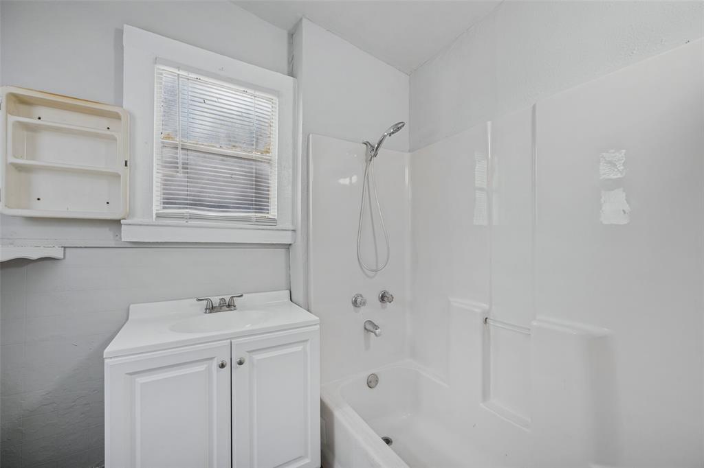 1801 W Bond Street Property Photo 16