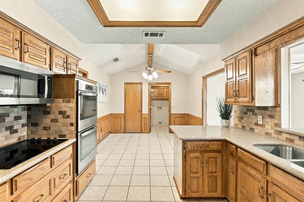 907 Rush Creek Drive Property Photo 11