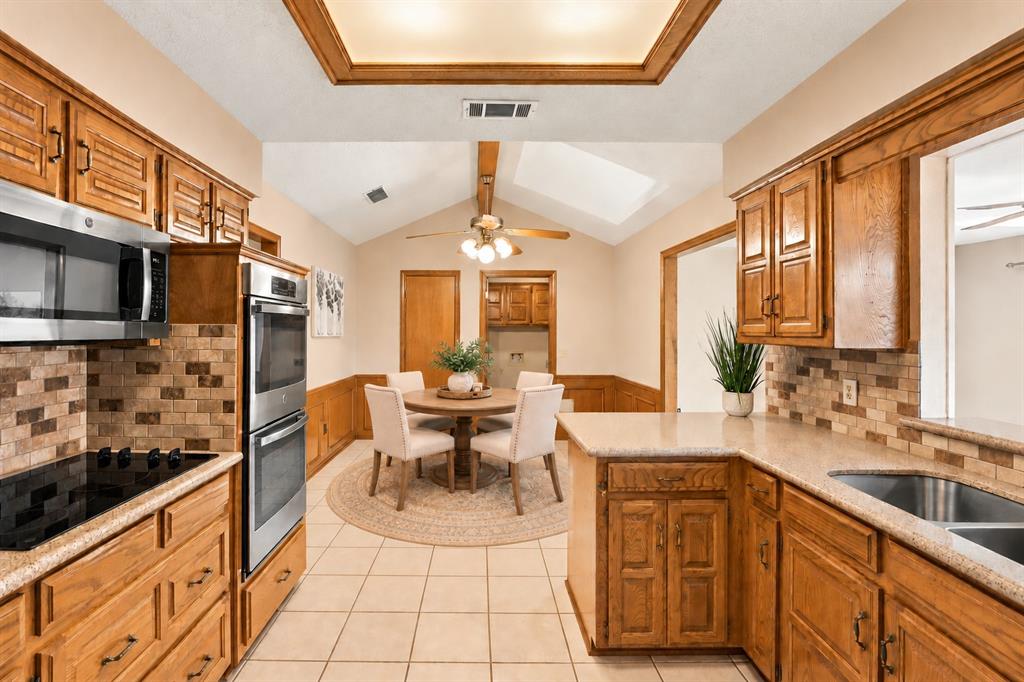 907 Rush Creek Drive Property Photo 12
