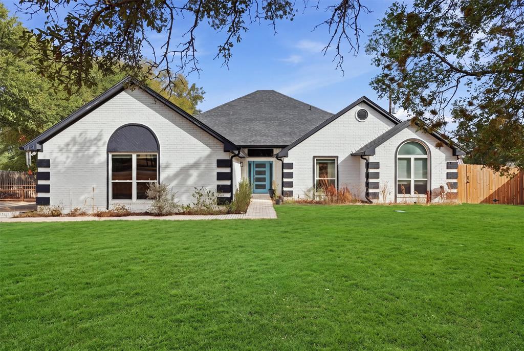 3901 Del Rio Court Property Photo 1