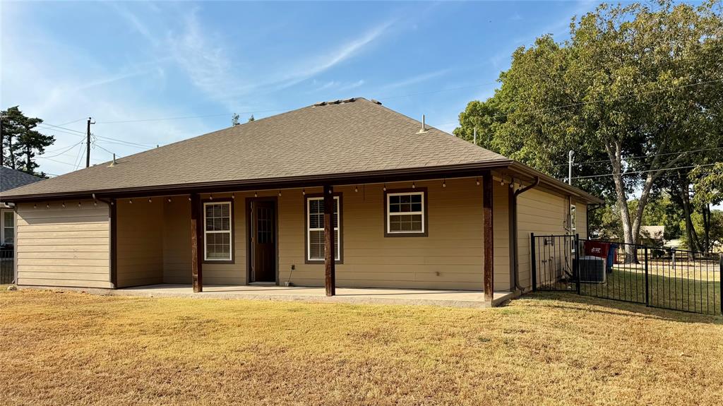 104 Herron Street Property Photo 2