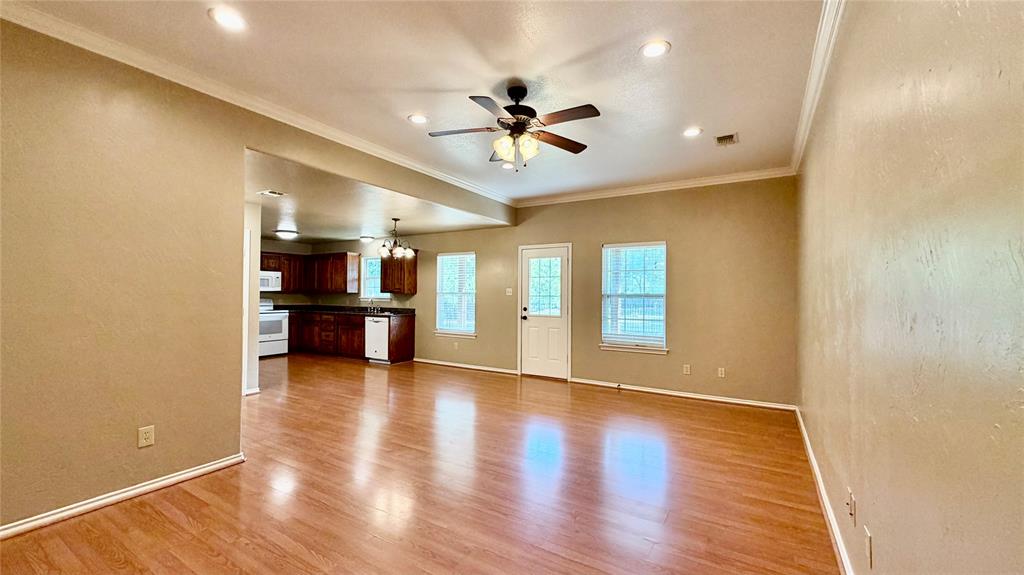 104 Herron Street Property Photo 3