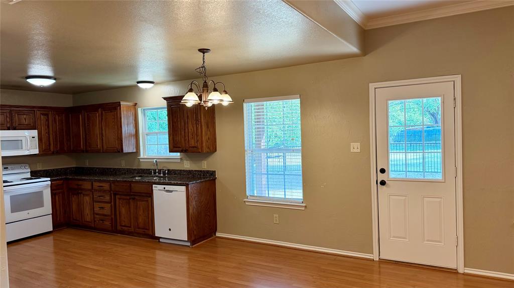 104 Herron Street Property Photo 8