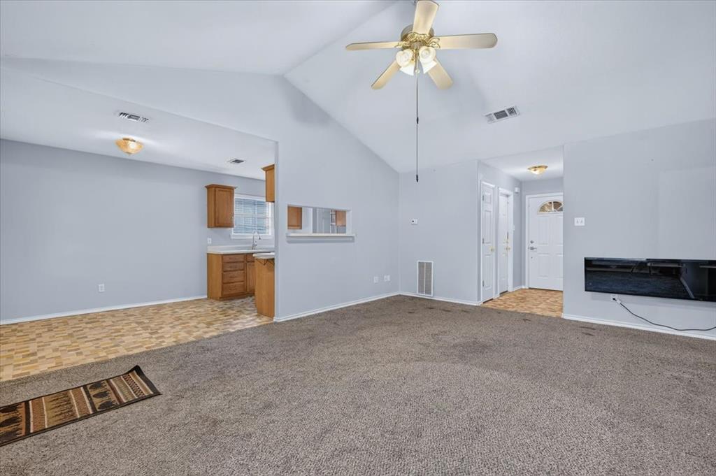 401 S Llano Street Property Photo 4