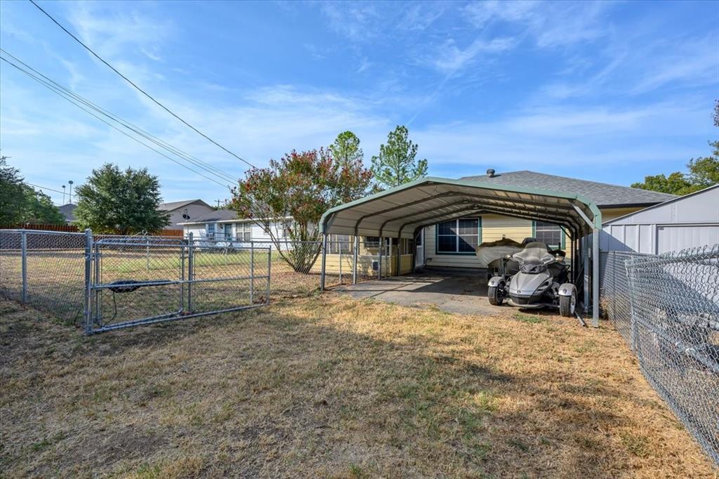 401 S Llano Street Property Photo 18