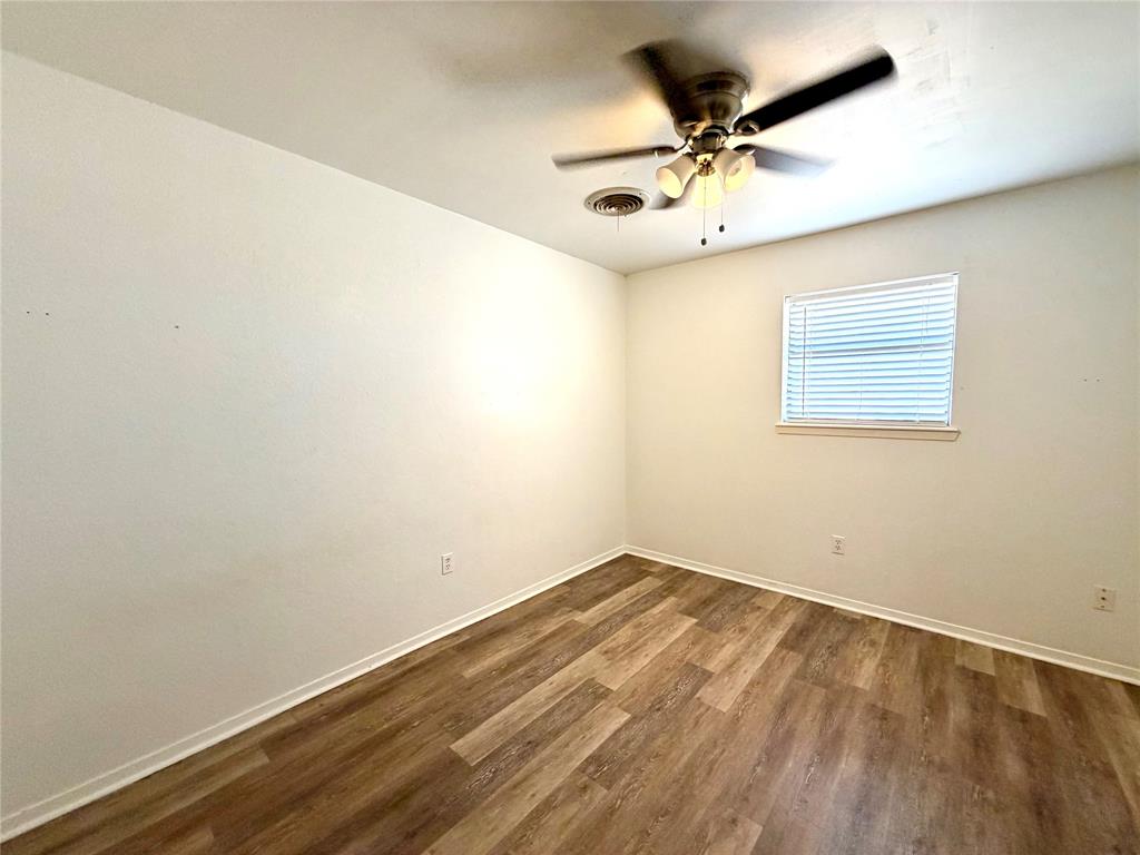 2318 Corsicana Avenue Property Photo 7