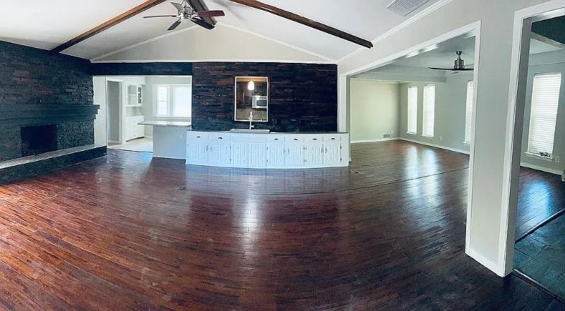 9406 Hunters Creek Drive Property Photo 18