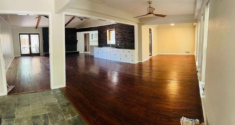 9406 Hunters Creek Drive Property Photo 29