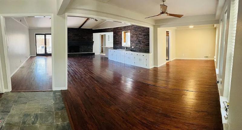 9406 Hunters Creek Drive Property Photo 30