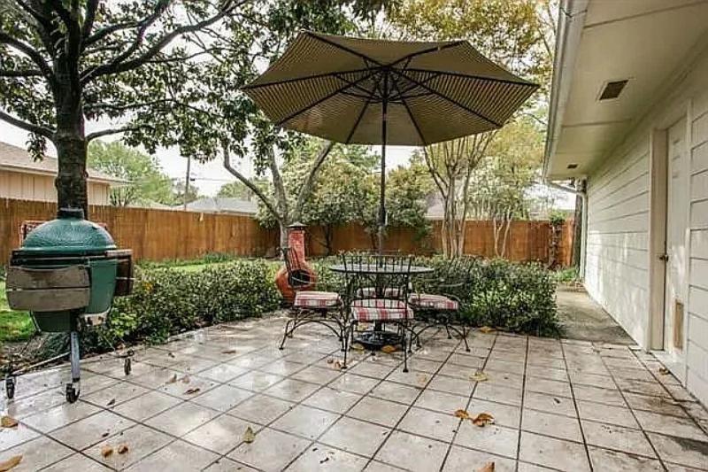 9406 Hunters Creek Drive Property Photo 35