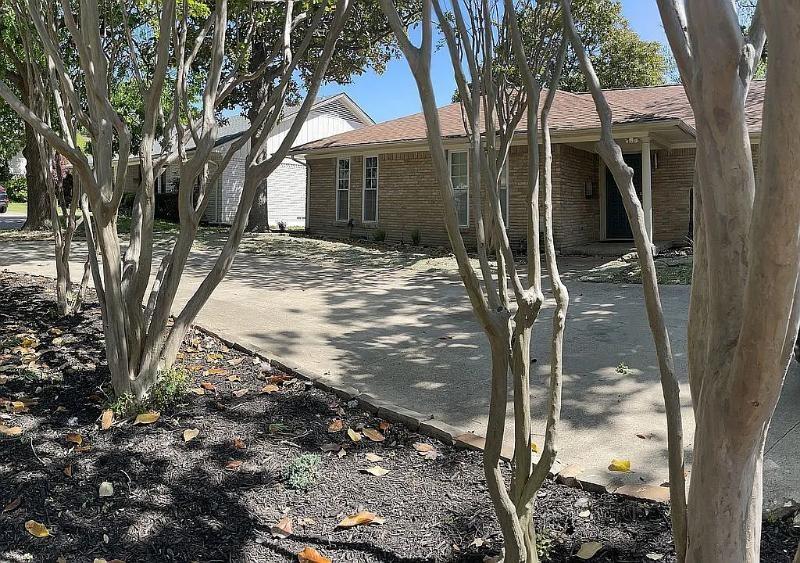 9406 Hunters Creek Drive Property Photo 37