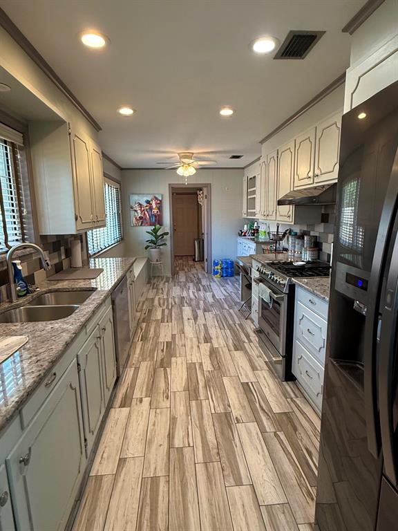 7553 University Drive Property Photo 16