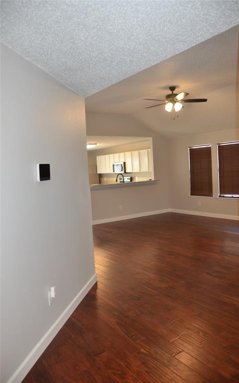 9353 Sundial Property Photo 4
