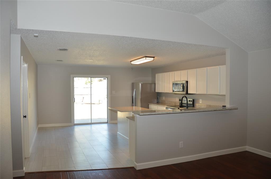 9353 Sundial Property Photo 6