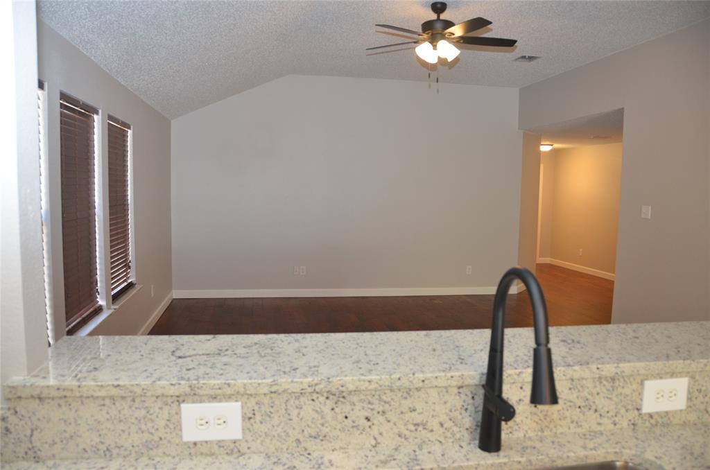9353 Sundial Property Photo 10