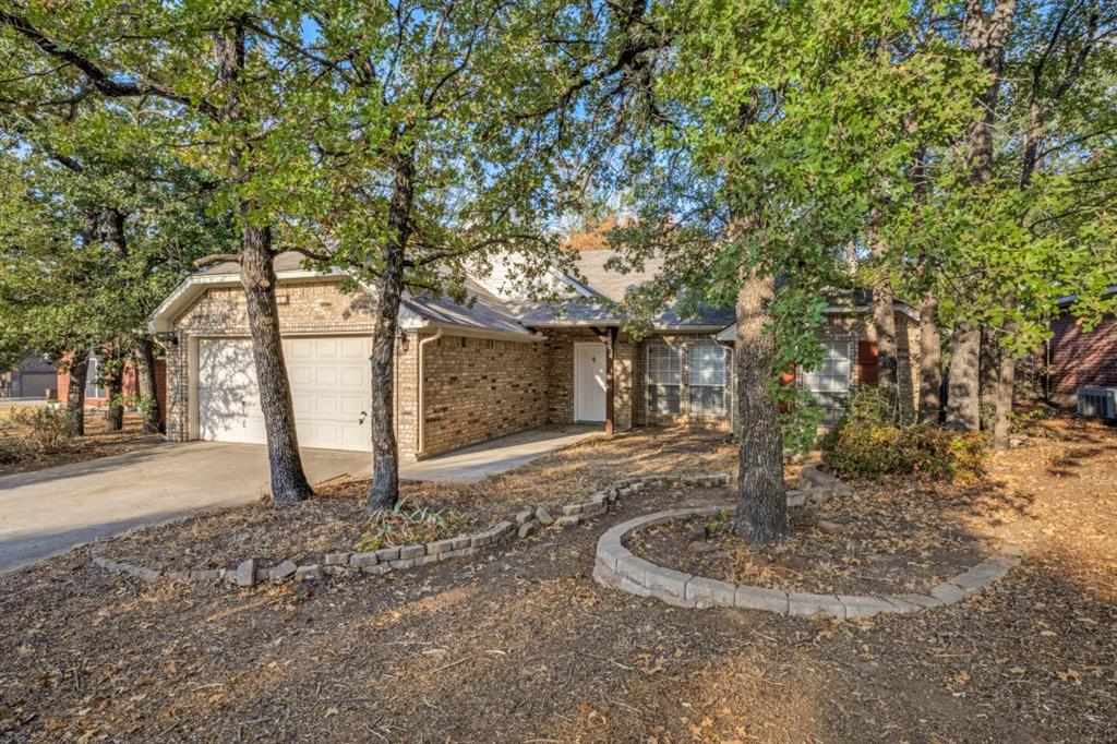 2104 Leslie Street Property Photo 1