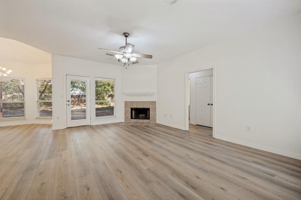 2104 Leslie Street Property Photo 5