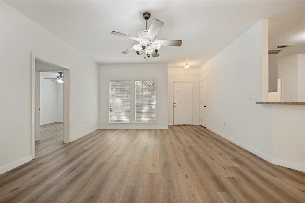 2104 Leslie Street Property Photo 7