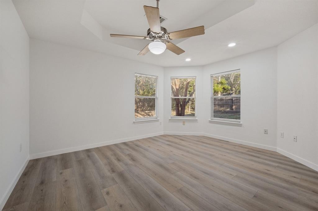 2104 Leslie Street Property Photo 15