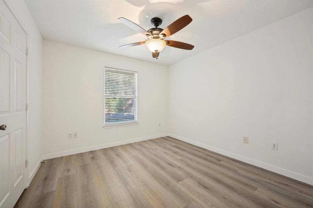 2104 Leslie Street Property Photo 22