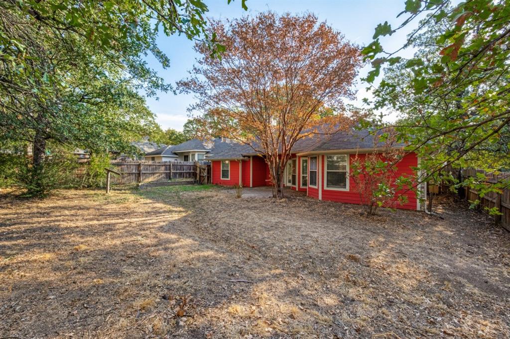 2104 Leslie Street Property Photo 25