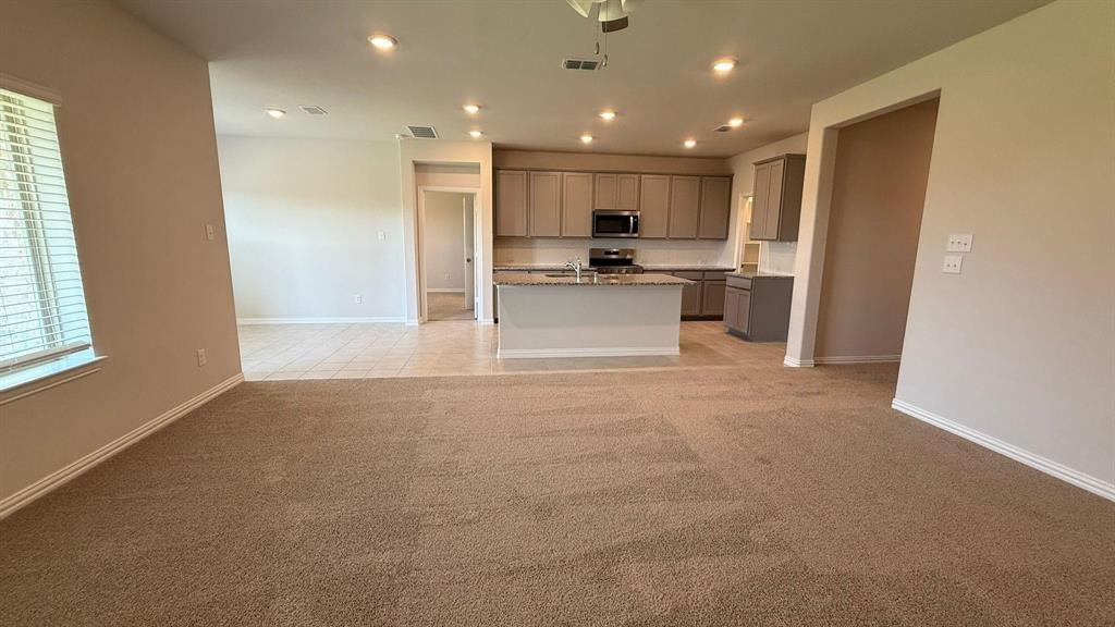 820 Jacquelyn Dr Property Photo 2