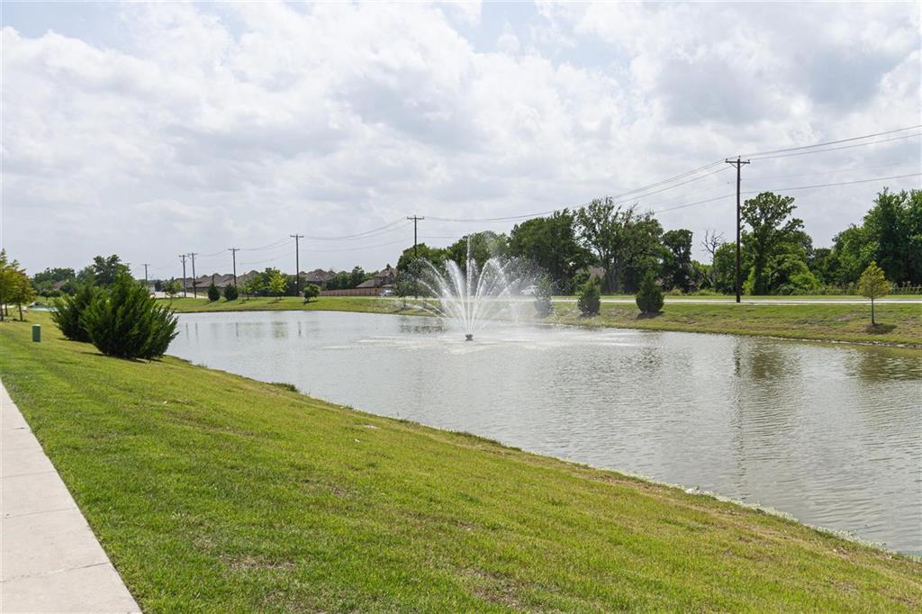 918 Goldenwave Trail Property Photo 15
