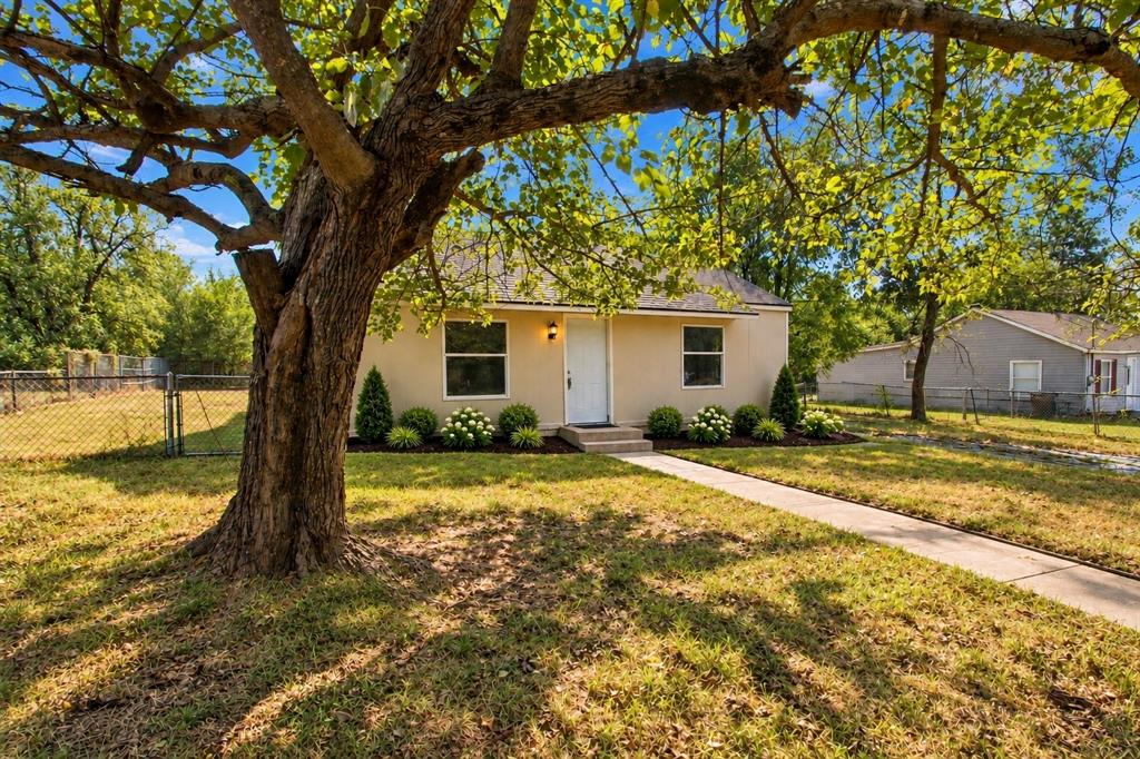 1504 S Travis Avenue Property Photo 1