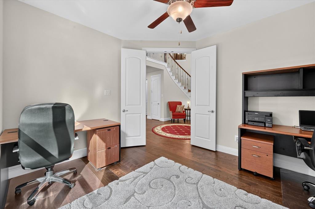 810 Walworth Drive Property Photo 3