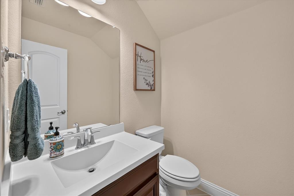 810 Walworth Drive Property Photo 13