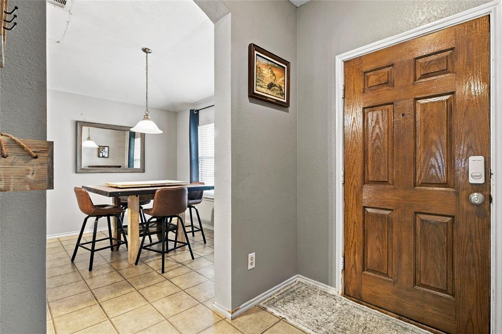 1709 White Mountain Way Property Photo 3