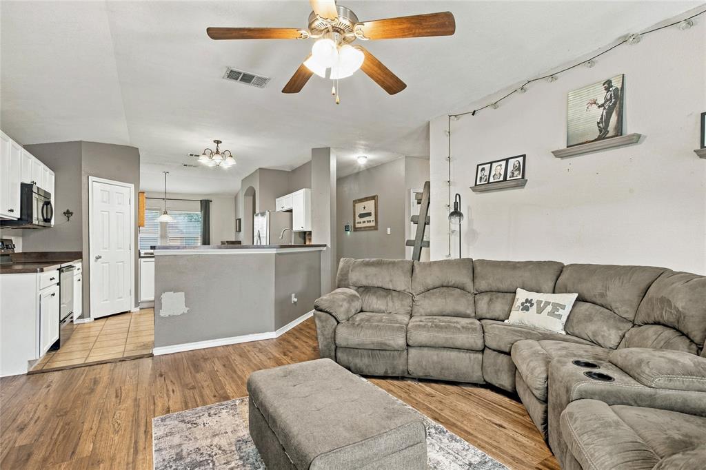 1709 White Mountain Way Property Photo 8