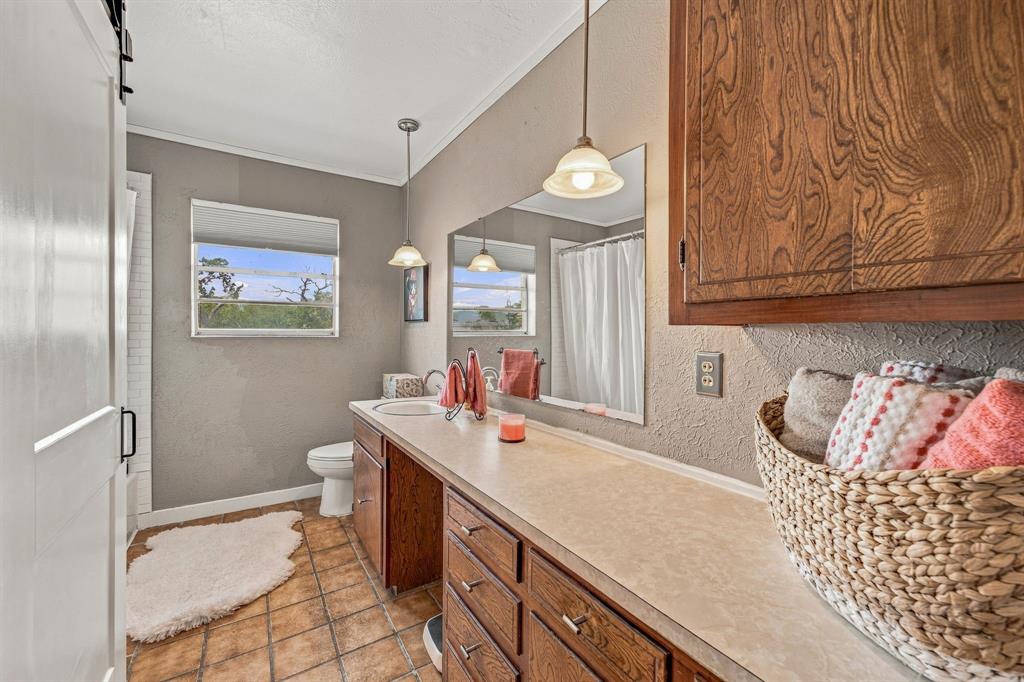 12592 N Us Highway 377 Property Photo 8