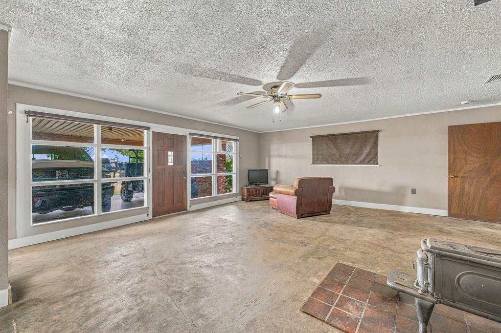 12592 N Us Highway 377 Property Photo 23
