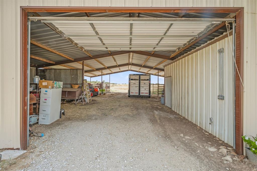 12592 N Us Highway 377 Property Photo 32