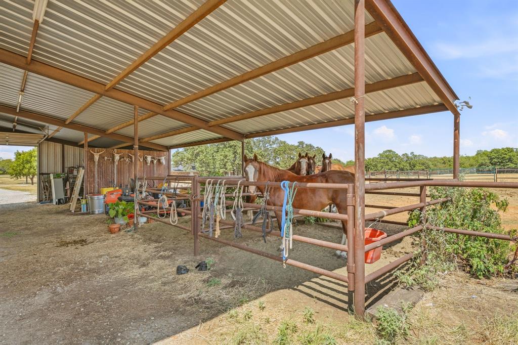12592 N Us Highway 377 Property Photo 34