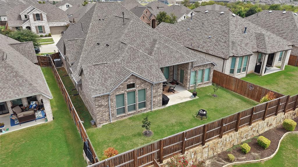 3817 Redbud Drive Property Photo 4